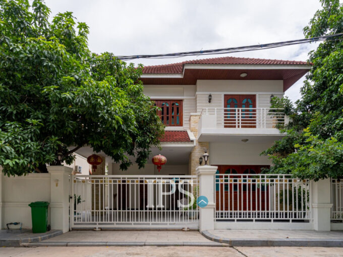 3 Bedroom Villa For Rent - Borey Chamkarmorn
