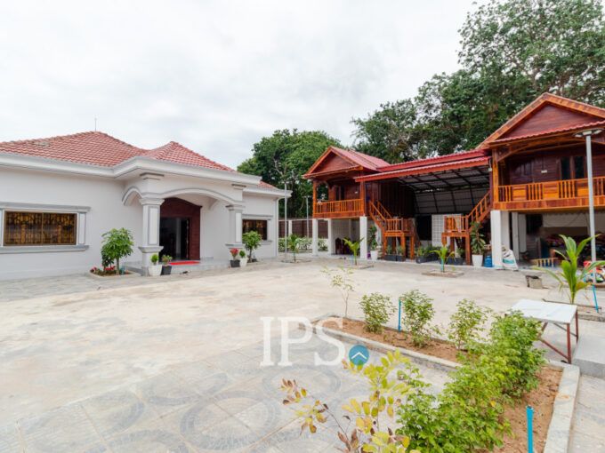 6 Bedroom Villa  Wooden House For Rent - Slor Kram