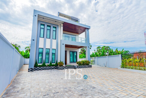 4 Bedroom Villa For Sale - Chreav