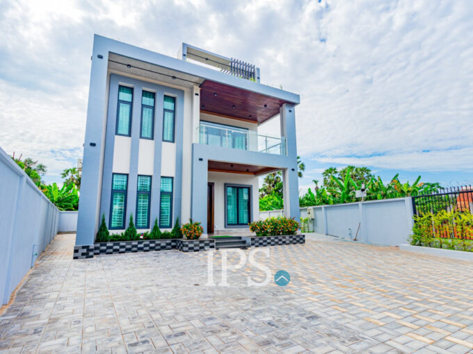 4 Bedroom Villa For Sale - Chreav