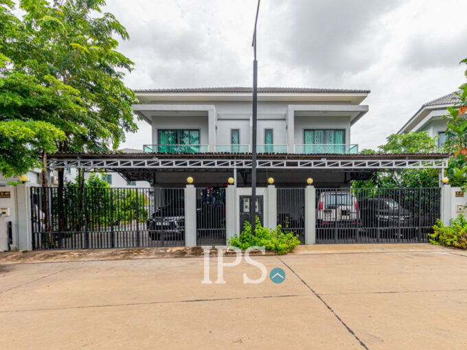 5 Bedroom Villa For Sale - Borey Tourism