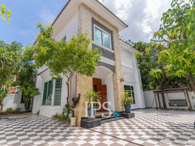 4 Bedroom Villa For Rent - Bassac Garden City