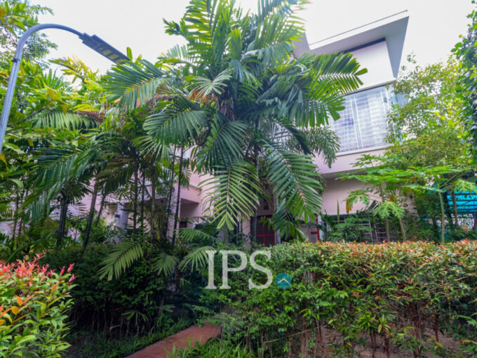 2 Bedroom House For Rent - Slor Kram
