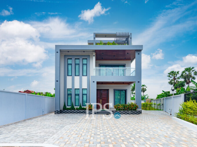 4 Bedroom Villa For Rent - Chreav