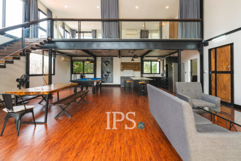 3 Bedroom Duplex Apartment for Rent - Wat Phnom