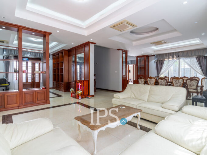 3 Bedroom Villa For Rent - Bassac Garden City