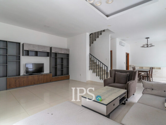 4 Bedroom Villa For Rent - Villa Town