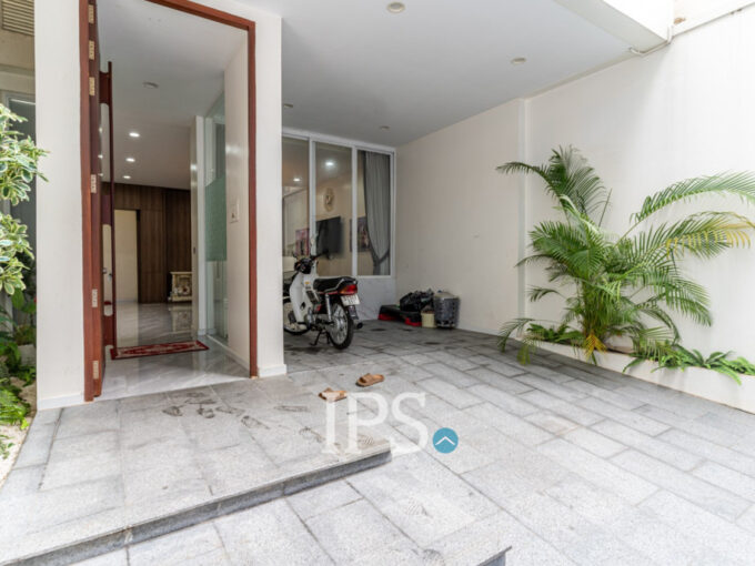 3 Bedroom Townhouse For Rent - BKK1
