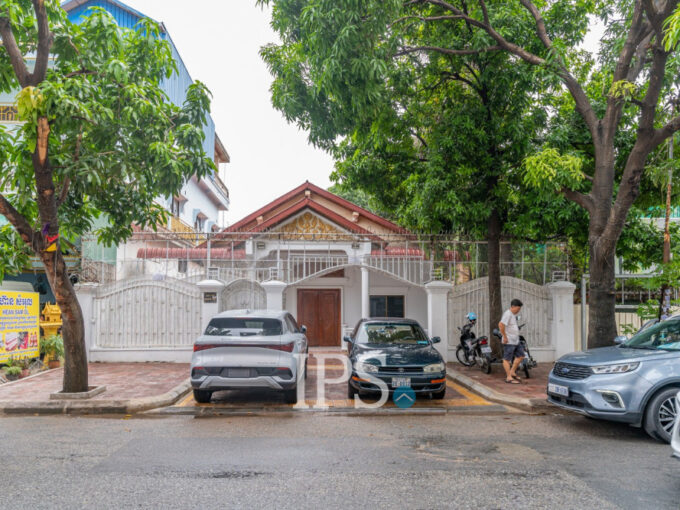 3 Bedroom Commercial Villa For Rent - Beoung Kak 2