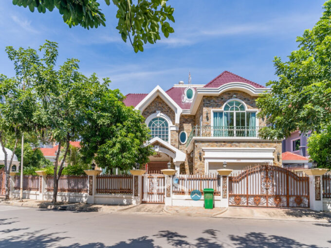 5 Bedroom Villa For Rent - Bassac Garden City