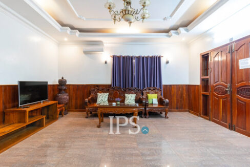 3 Bedroom Apartment For Rent - Svay Dangkum