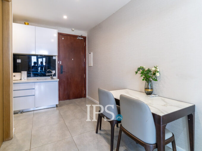 1 Bedroom Condo For Rent - The Penthouse