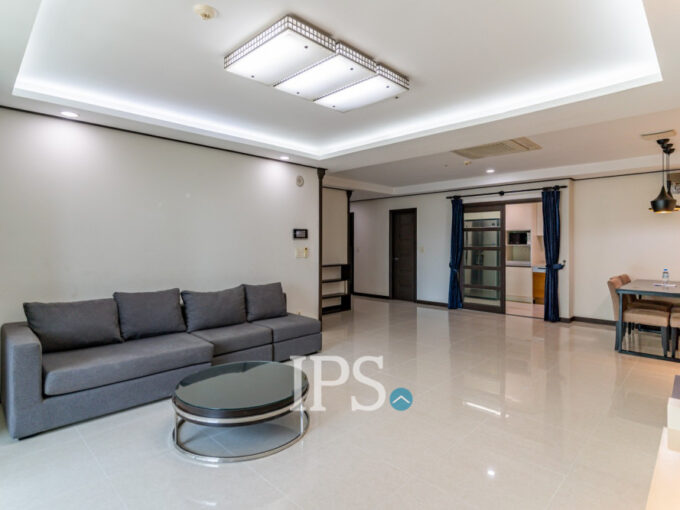 8th Floor 3 Bedroom Condo For Sale - De Castle Royal