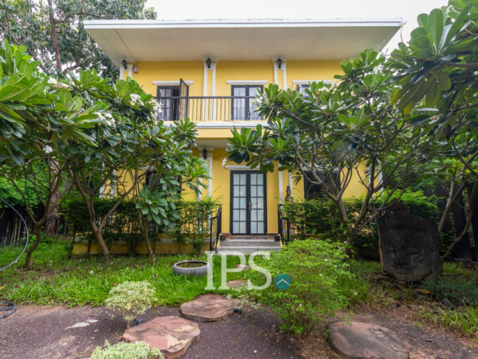 4 Bedroom Commercial Villa For Rent - Svay Dangkum