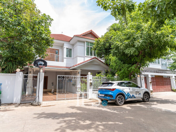 4 Bedroom Villa For Rent - Tonle Bassac