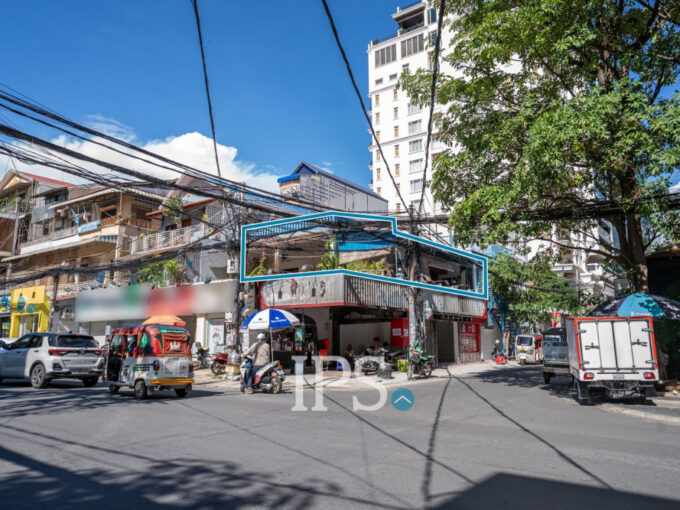 150 Sqm 1st Floor Retail Space For Rent - BKK1