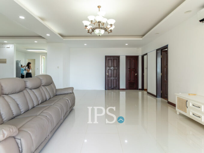 3 Bedroom Condo For Rent - Rose Condo