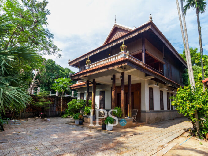 6 Bedroom House For Rent - Slor Kram