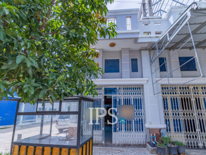 2 Bedroom Shophouse For Sale -  Samraong Kraom