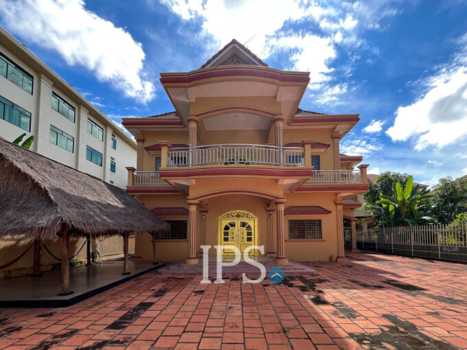 8 Bedroom Commercial House For Rent - Svay Dangkum