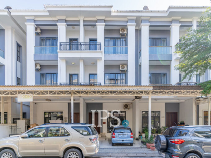 4 Bedroom Linked House For Rent - Villa Town