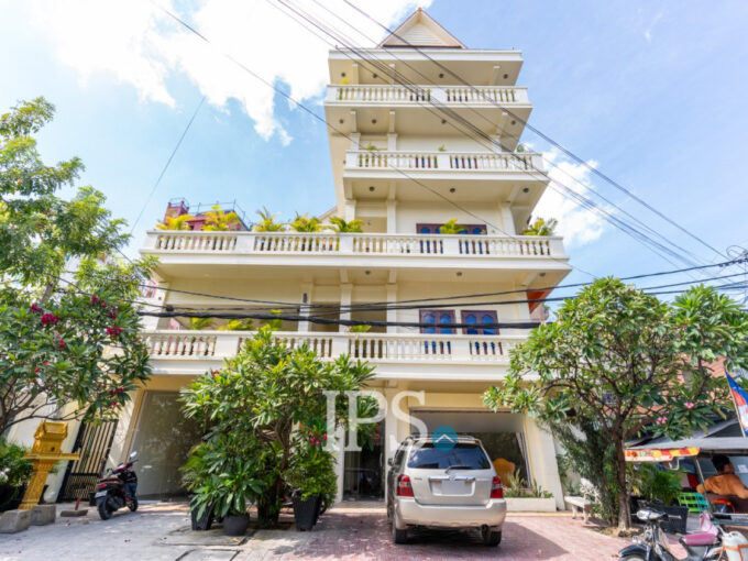 43 Bedroom Hotel For Rent - Chey Chumneah