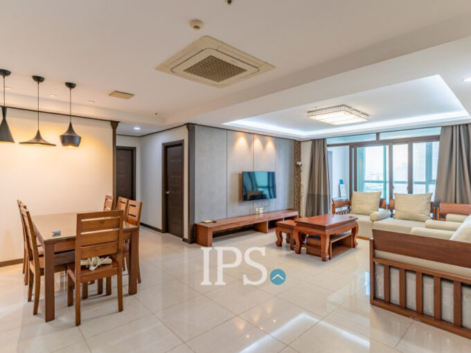 9th Floor 3 Bedroom Condo For Sale - De Castle Royal