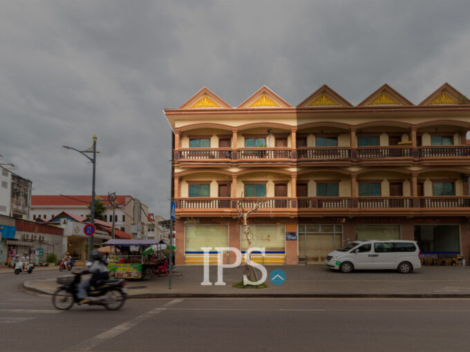 3 Storey Shophouse For Sale - Svay Dangkum