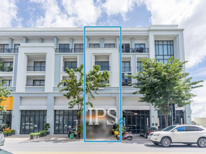 4 Bedroom Shophouse For Rent - Chak Angrae Krom