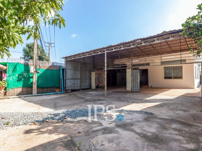 2 Bedroom Shophouse For Rent - Svay Dangkum