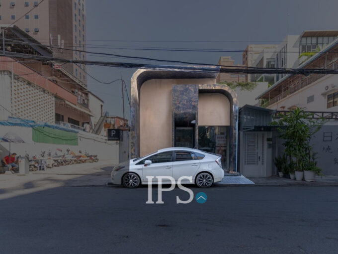 149.5 Sqm Retail Space For Rent - BKK1