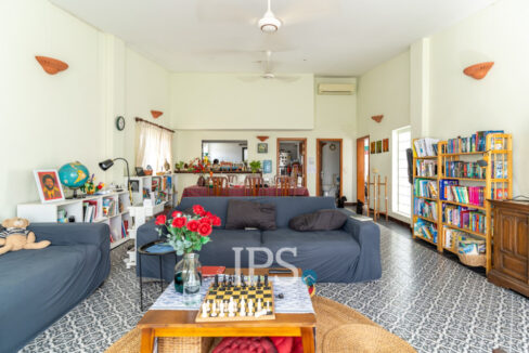 4 Bedroom Apartment For Rent - Tonle Bassac