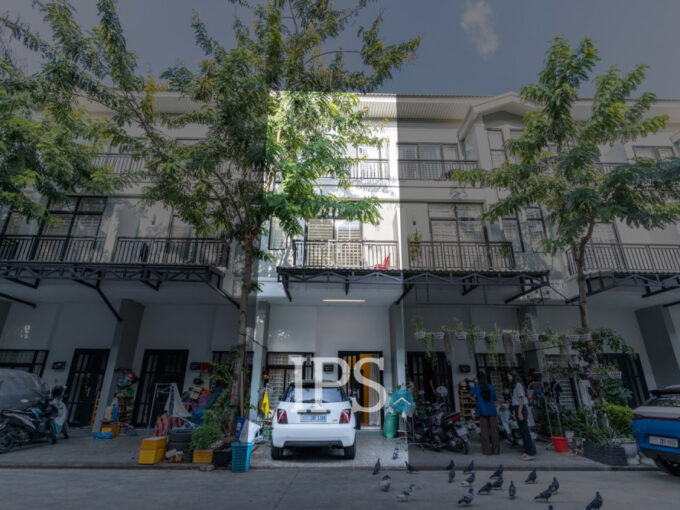 4 Bedroom Townhouse For Rent - Veal Sbov