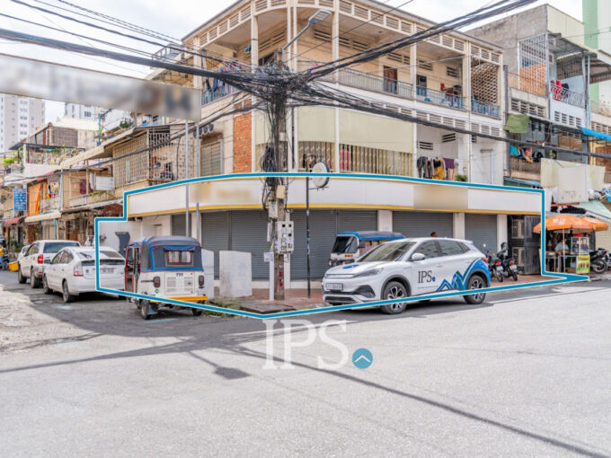 116.2 Sqm Corner Retail Space For Rent - BKK2