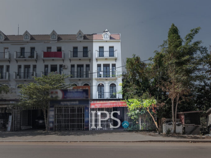 4 Bedroom Shophouse  For Rent - Svay Dangkum