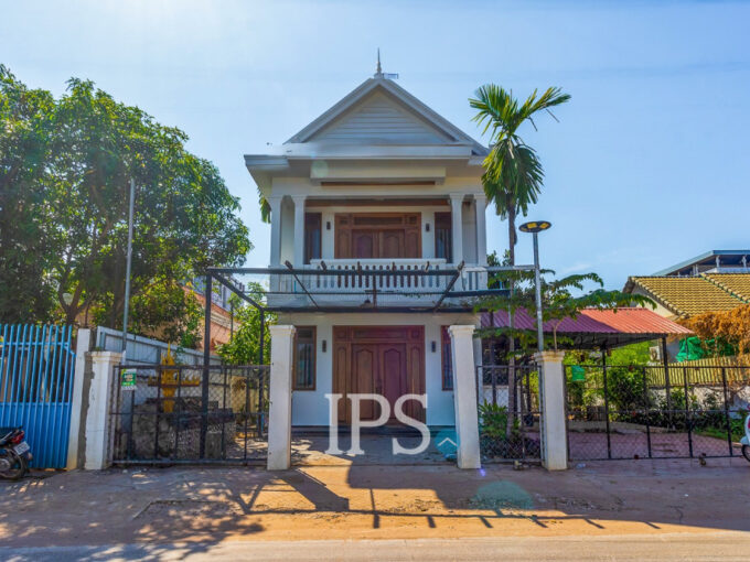 9 Bedroom Guesthouse For Rent - Slor Kram