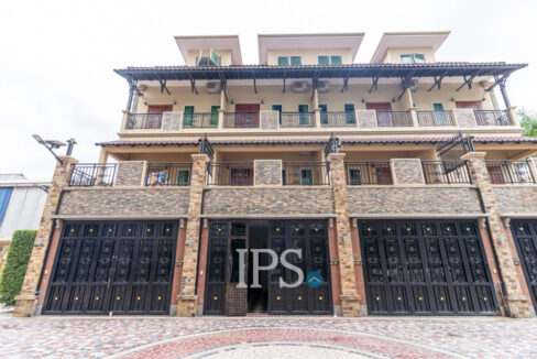 4 Bedroom Townhouse For Rent - Phsar Deum Thkov