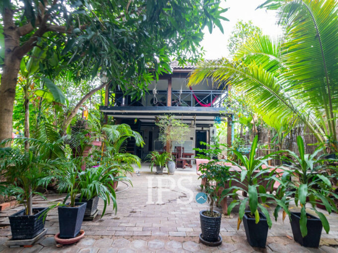 4 Bedroom Wooden House For Rent - Svay Dangkum