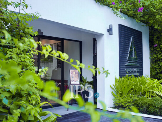 12 Bedroom Hotel For Sale - Sala Kamreuk