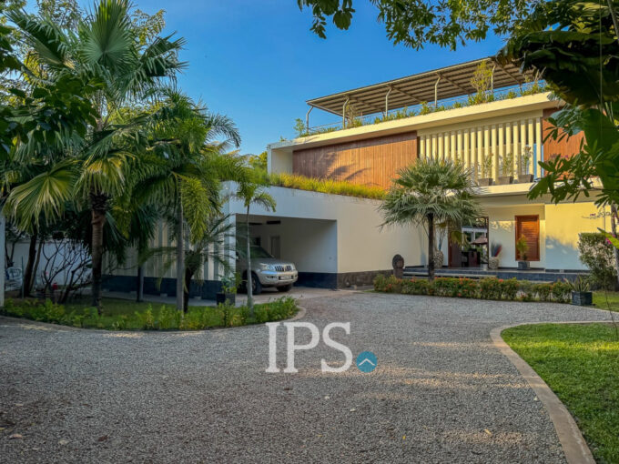 6 Bedroom Villa For Rent - Sala Kamreuk