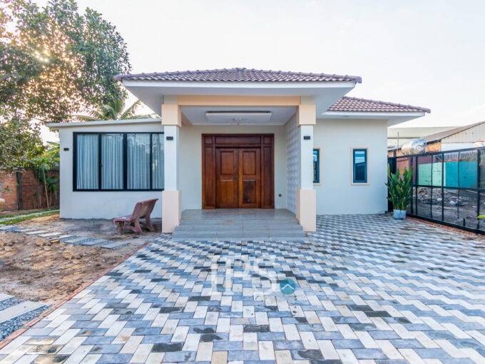 3 Bedroom Villa For Rent - Svay Dangkum