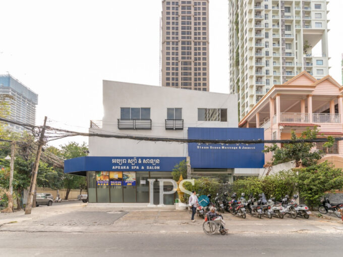 320 Sqm Commercial Building For Rent - BKK1
