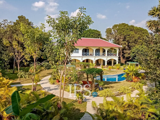 4 Private Colonial Villa For Sale - Boeung Tu