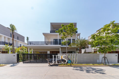 5 Bedroom Villa For Rent - Borey Chankiri