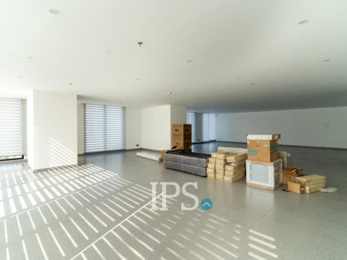 178 Sqm Office Space For Rent - BKK1