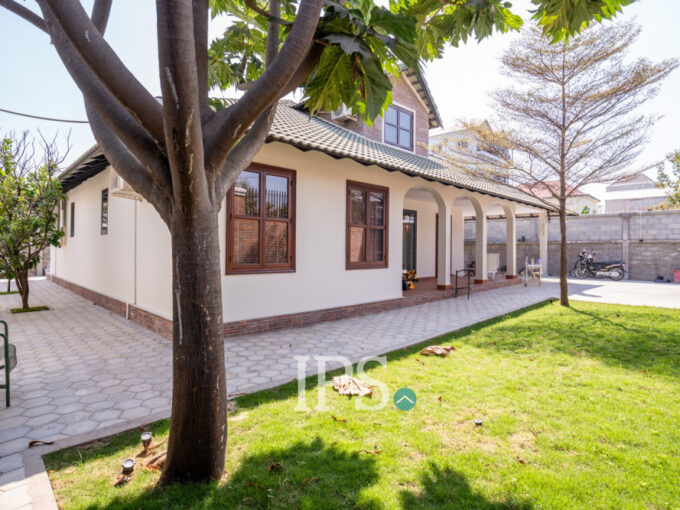 4 Bedroom Villa For Sale - Sen Sok