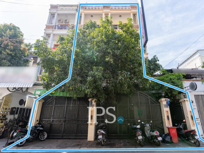 Restaurant Bar Business With 8 Apartments For Sale  - Toul Tum Poung 1
