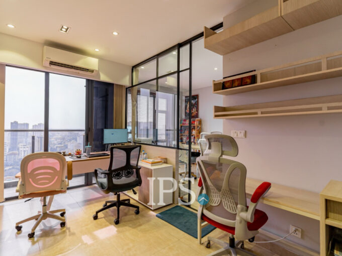 24th Floor 1 Bedroom Condo For Sale - Time Square 2