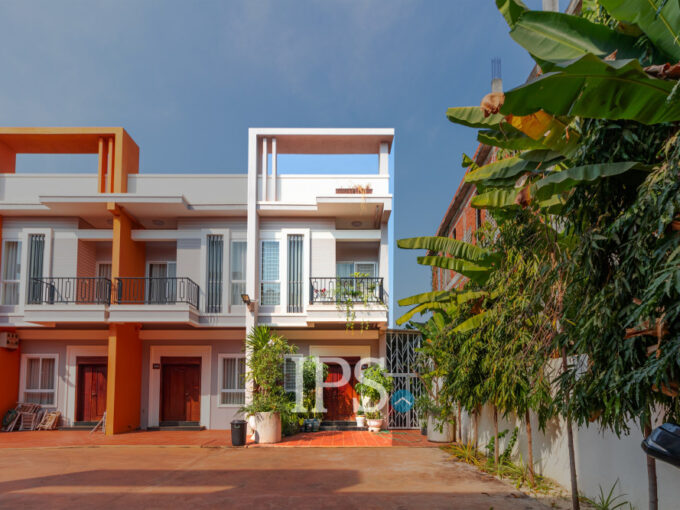 3 Bedroom Flat For Rent - Svay Dangkum