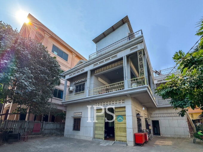17 Bedroom Commercial Building For Sale - Svay Dangkum